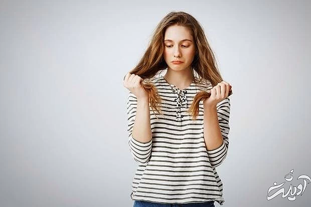 بازی کردن با مو